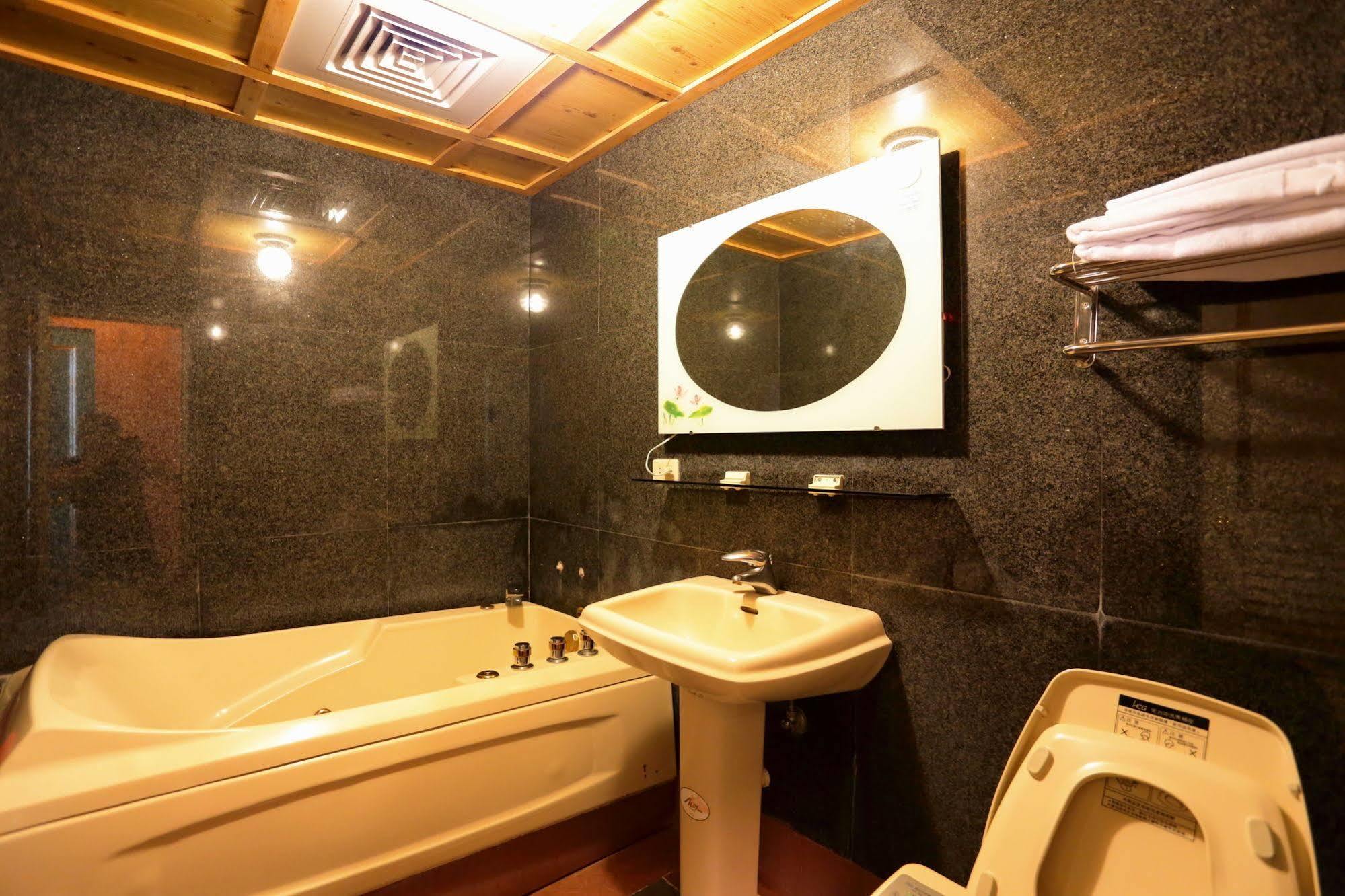 Kingtaiwan Hotel Lộc Cốc Ngoại thất bức ảnh